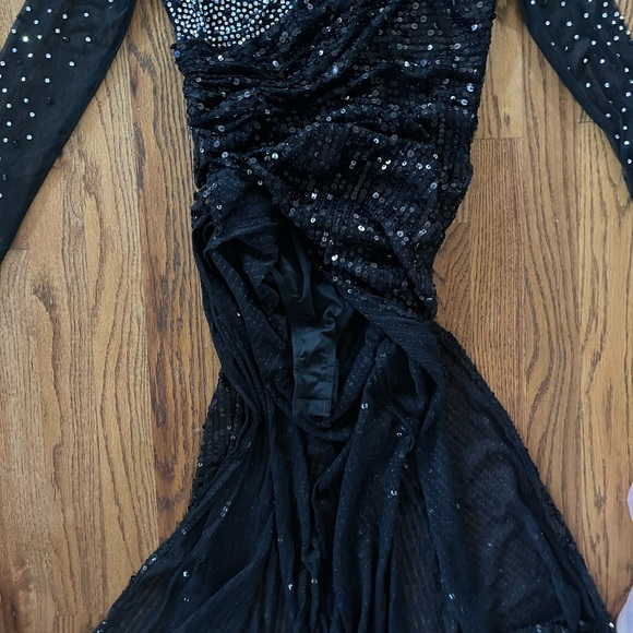 FASHION NOVA Dress - Picture 3 of 6